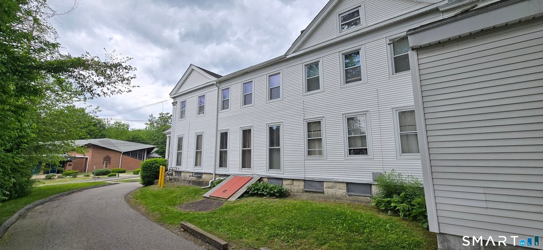 Norwich, Connecticut, United States 3 - 18102287