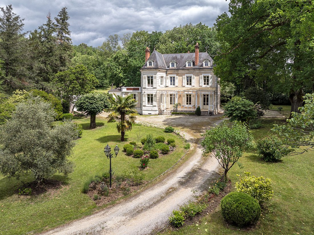 Villa in Corgnac-sur-l'Isle, Nouvelle-Aquitaine, France 1 - 18103574