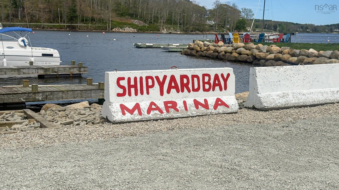 Altro a Mahone Bay, Nuova Scozia, Canada 5 - 18096317