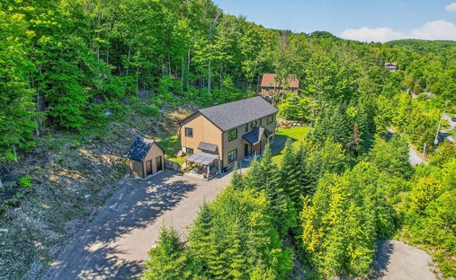 Appartamento a Saint-Sauveur, Québec, Canada 1