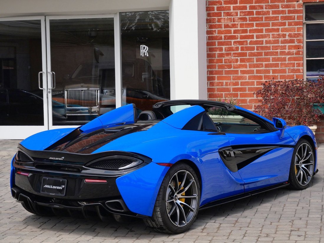 Cabriolet in Beverly Hills, CA, United States 4 - 18099102