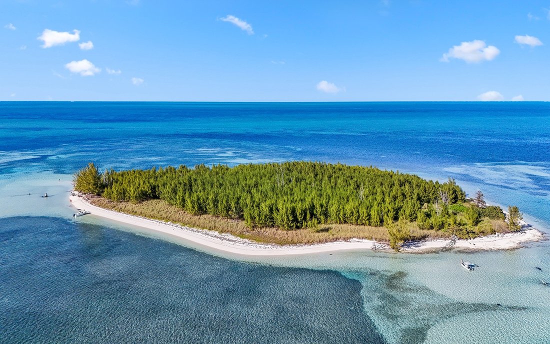 Private Island in West End, Bahamas 1 - 18092565