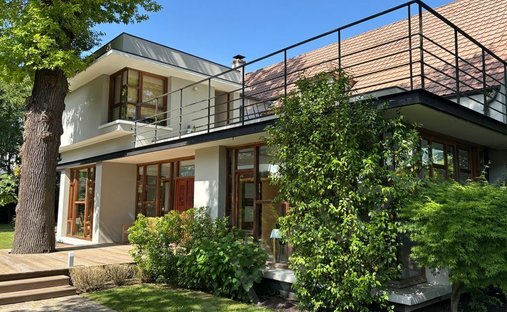 Villa in Chateau de Vaucresson, Vaucresson, France 1