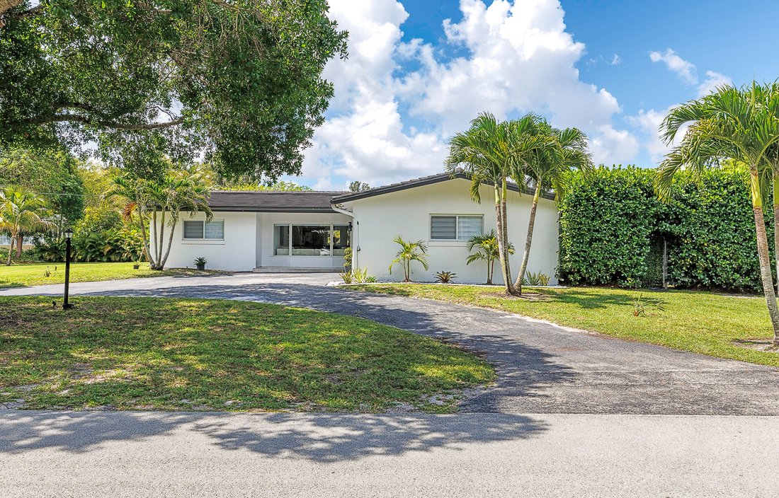 House in Davie, Florida, United States 4 - 18095249