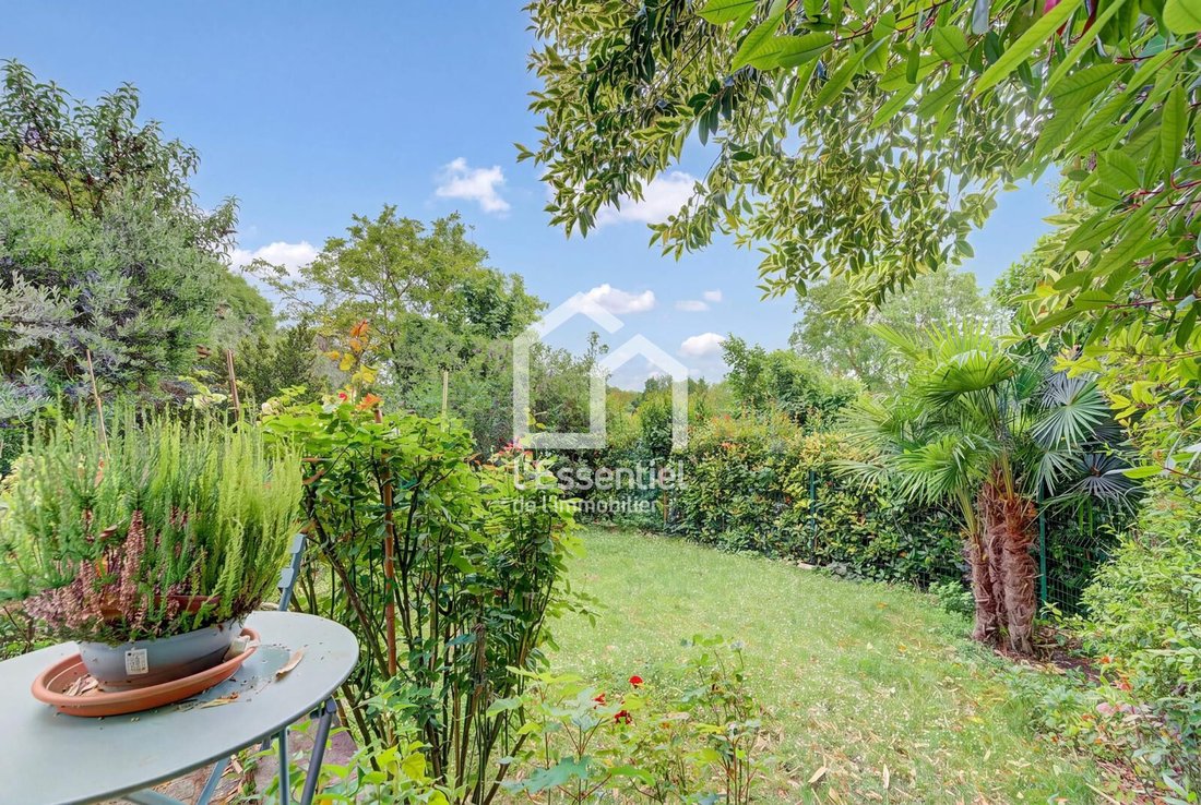 House in Sud, Le Mesnil-le-Roi, France 5 - 17865490