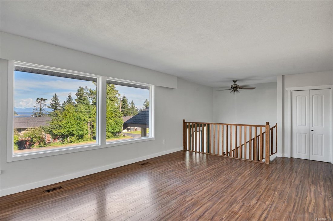 House in Campbell River, British Columbia, Canada 4 - 18096380