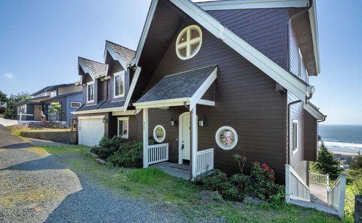 House in Rockaway Beach, Oregon, United States 1
