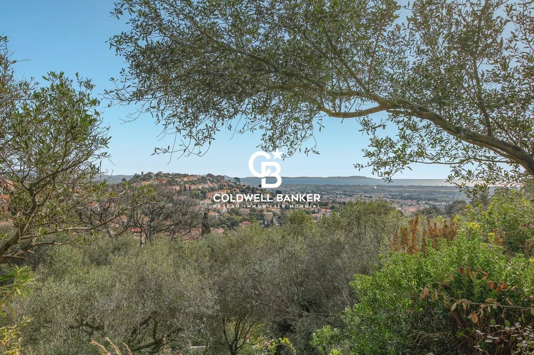 Villa in Hyeres, Provence-Alpes-Côte d'Azur, France 3 - 18093880