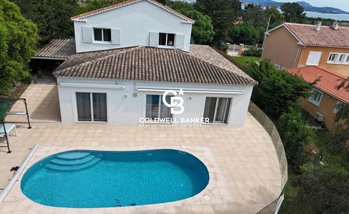 House in Frejus, Provence-Alpes-Côte d'Azur, France 1