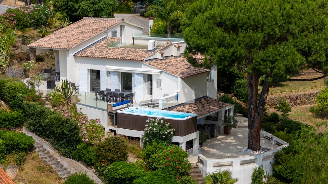 House in Le Lavandou, Provence-Alpes-Côte d'Azur, France 3 - 18101429
