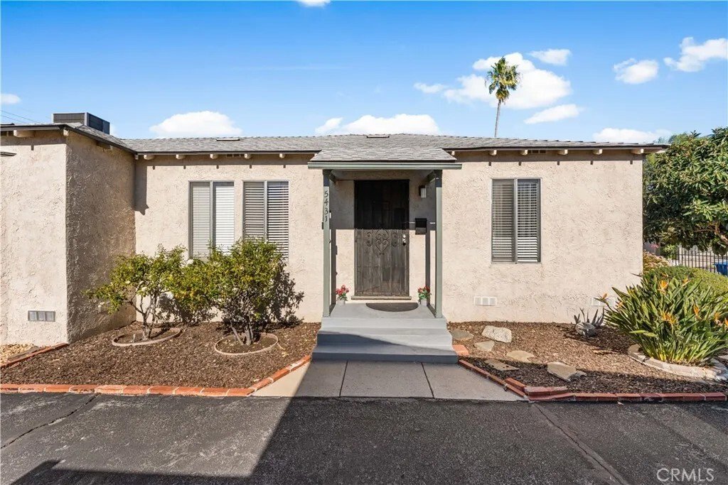 Los Angeles, California, United States 2 - 17255419