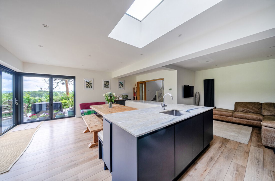 House in Hook Heath, Woking, England 4 - 18094870