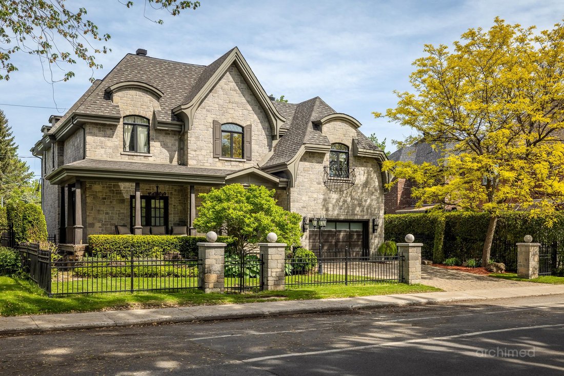 House in Laval, Quebec, Canada 2 - 18100825