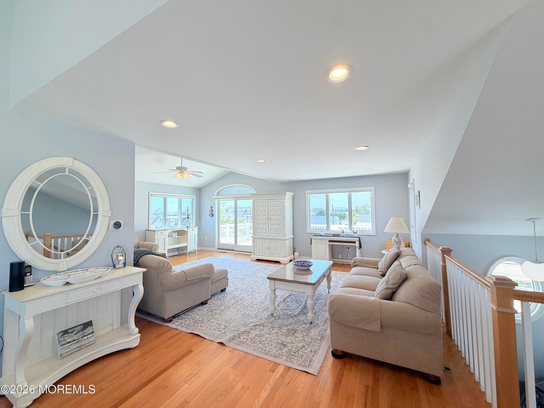 House in Ship Bottom, New Jersey, United States 5 - 18102510