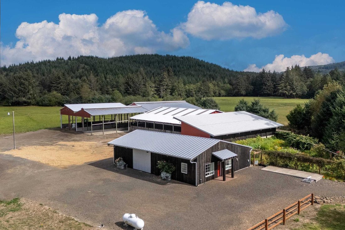 Tillamook, Oregon, United States 1 - 18095993