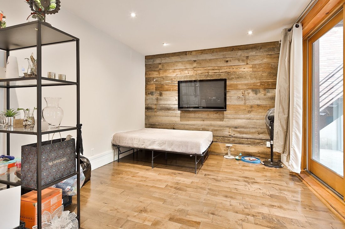 House in Montreal, Quebec, Canada 5 - 18053927