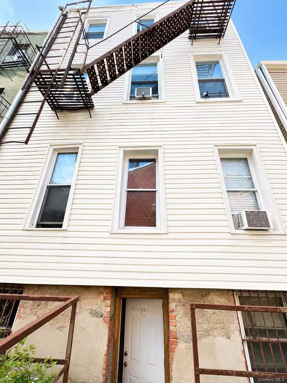House in New York, New York, United States 2 - 18095069
