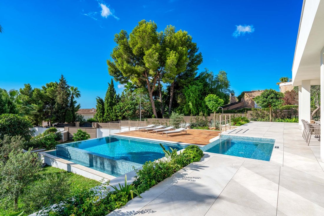 Villa in Portals Nous, Calvia, Balearic Islands 2 - 18093183