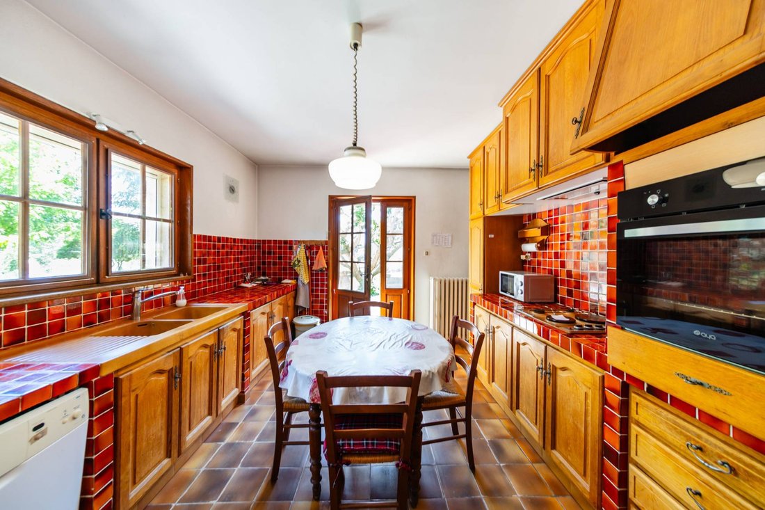 House in Gordes, Provence-Alpes-Côte d'Azur, France 5 - 18101426