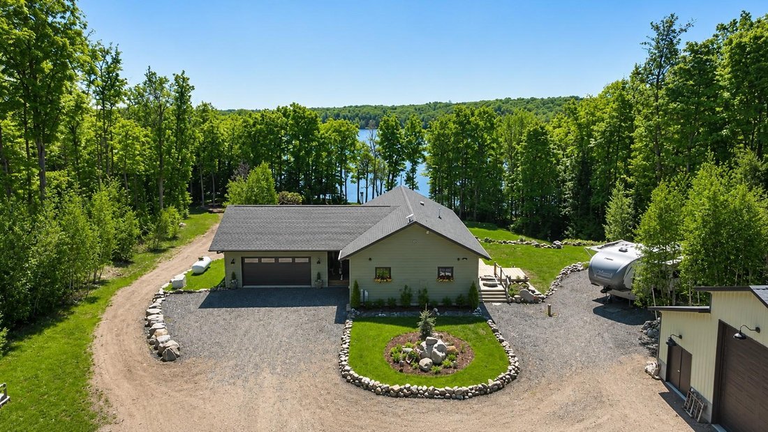 House in Watersmeet, Michigan, United States 5 - 18094097