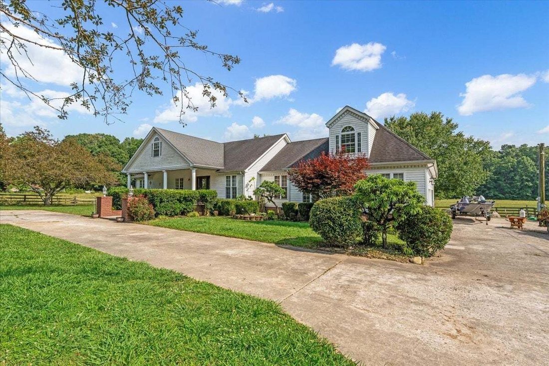 House in Manchester, Tennessee, United States 1 - 18093037
