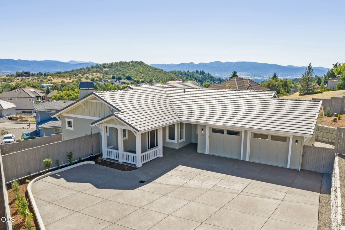 House in Medford, Oregon, United States 2 - 18097851