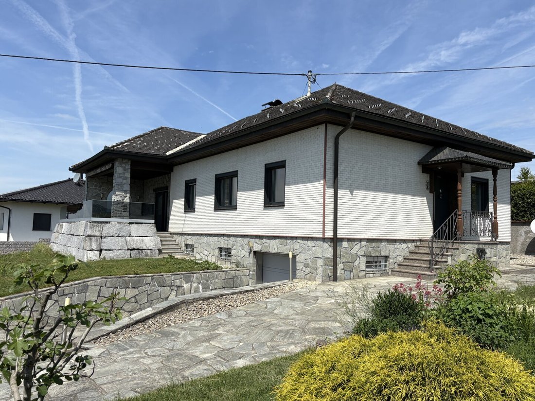 Bungalow in Walding, Upper Austria, Austria 1 - 18093952