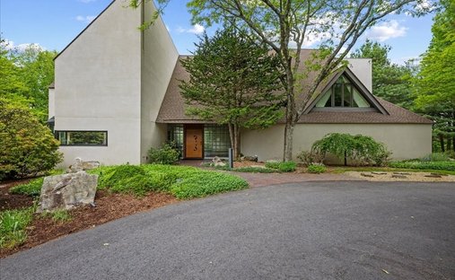 House in Worcester, Massachusetts, United States 1