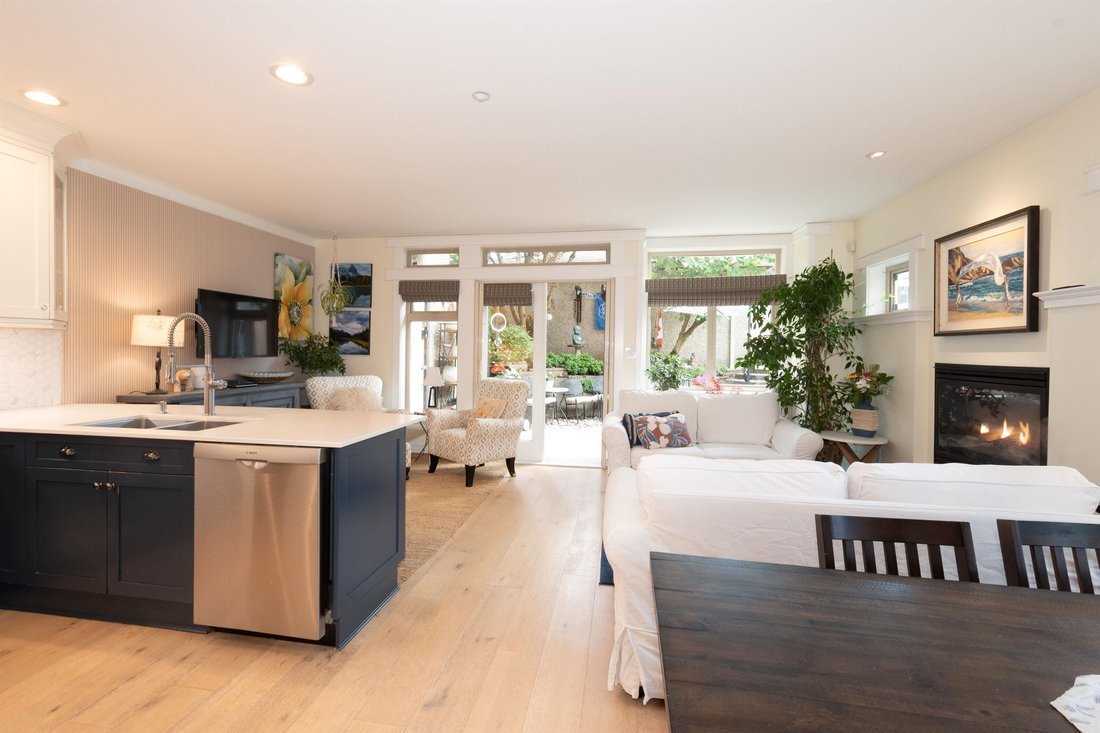Townhouse in Vancouver, British Columbia, Canada 1 - 18096378