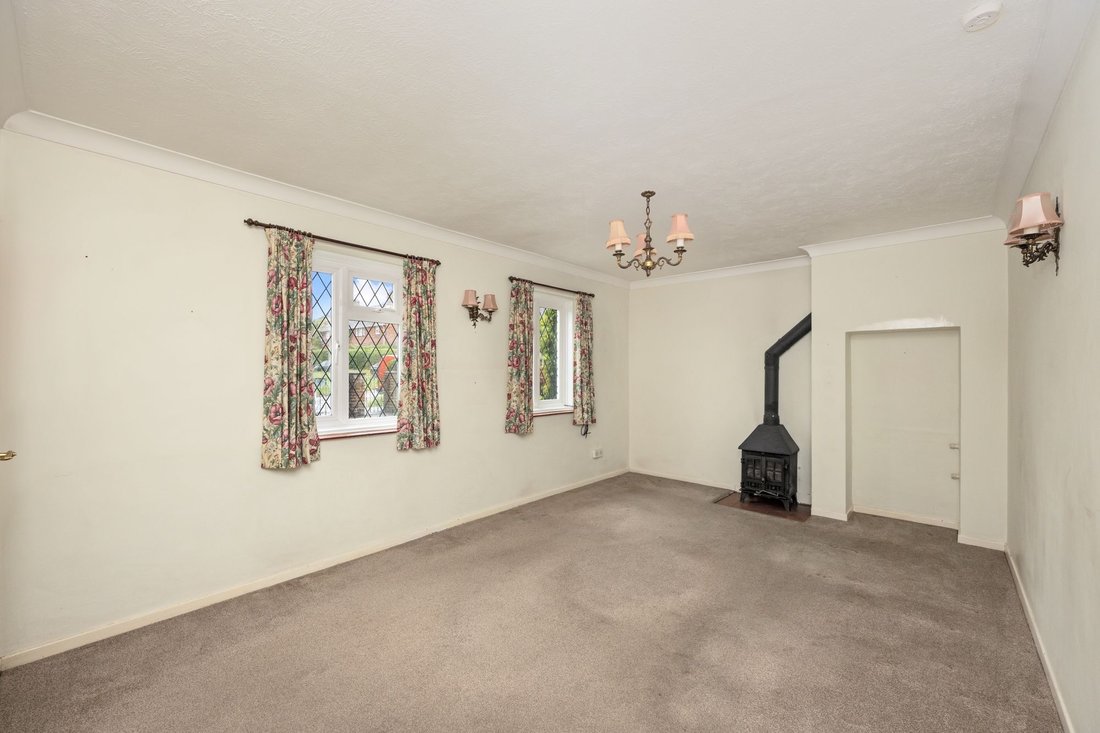 House in Okehurst, Billingshurst, England 4 - 18093217