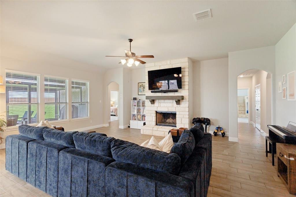 House in Godley, Texas, United States 5 - 18103081