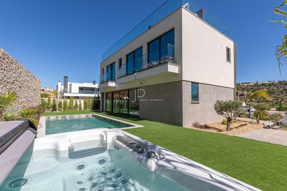 Villa in Praia dos Pescadores, Olhos de Agua, Portugal 1 - 18106797