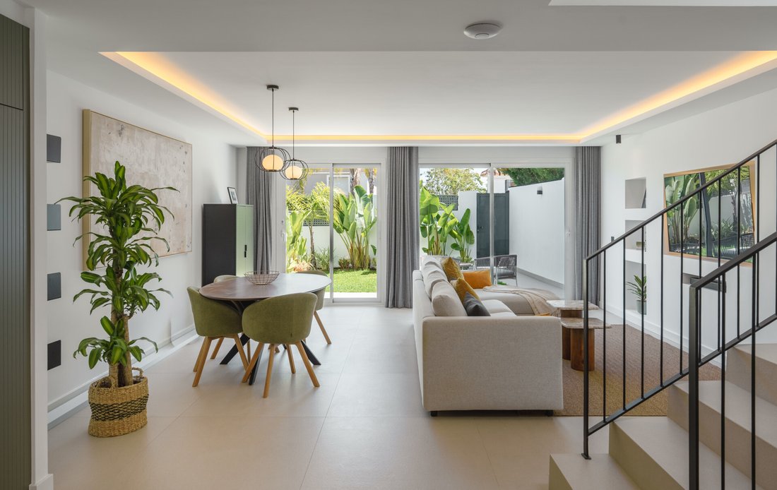 Townhouse in Nueva Andalucia, Marbella, Spain 1 - 18095335
