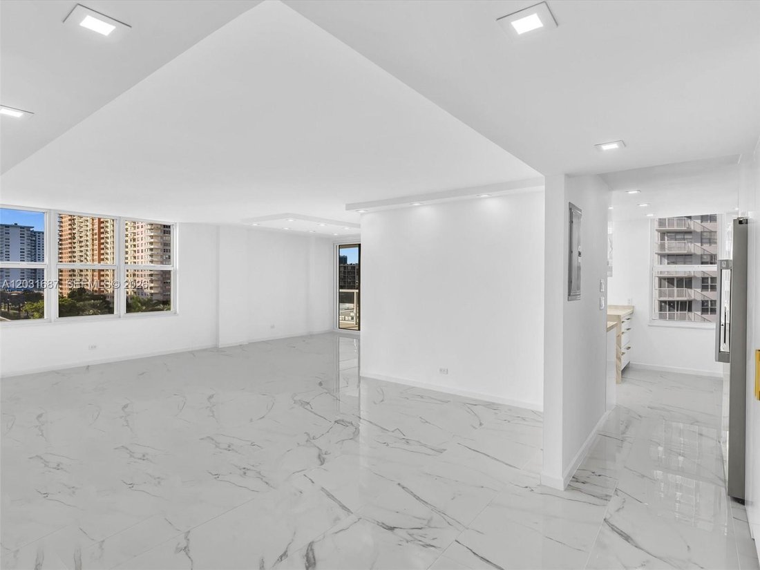 Condo in Sunny Isles Beach, Florida, United States 5 - 18091575