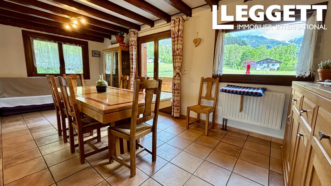 Chalet in Saint-Gervais-les-Bains, Auvergne-Rhône-Alpes, France 3 - 18096560