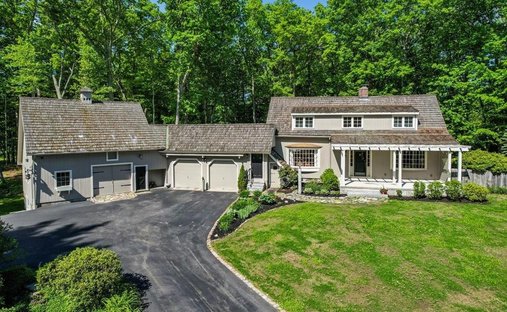 House in Bedford, New Hampshire, United States 1