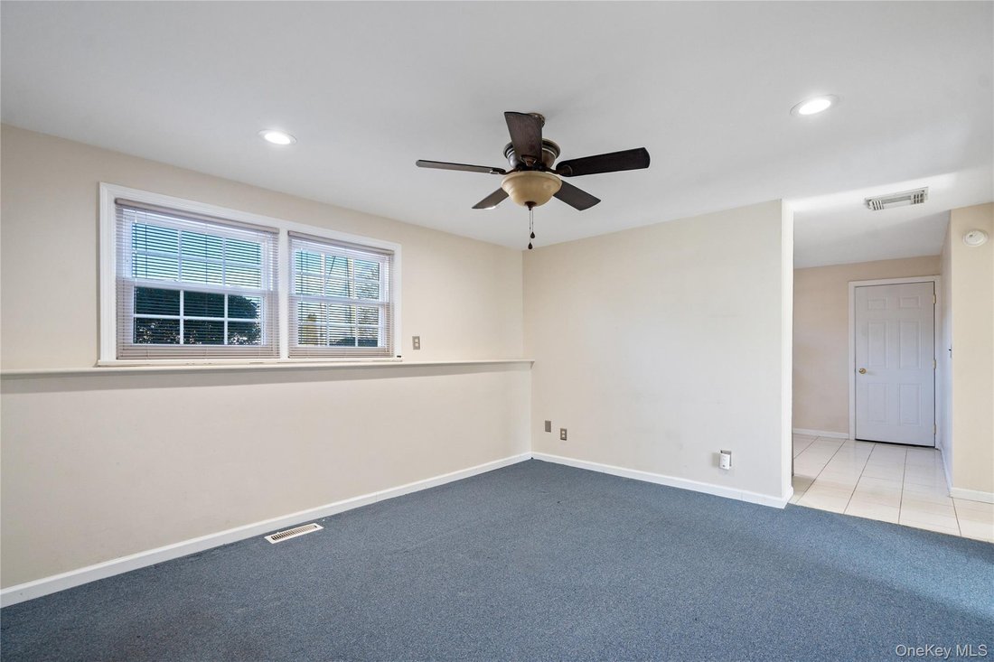 Lindenhurst, New York, United States 5 - 18092892