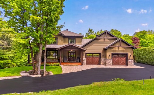 House in Saint-Sauveur, Quebec, Canada 1