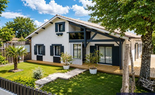 Villa in Nord Est, Andernos-les-Bains, France 1