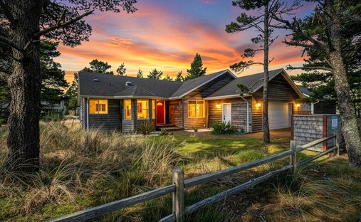 House in Pacific City, Oregon, United States 1
