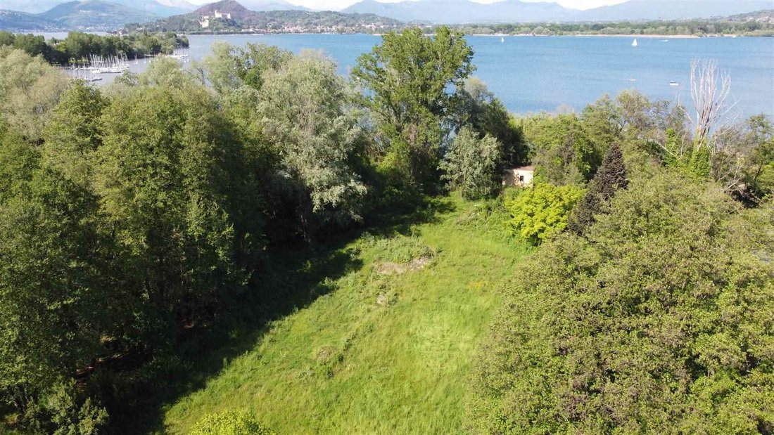 Land in Arona, Piedmont, Italy 2 - 18096532