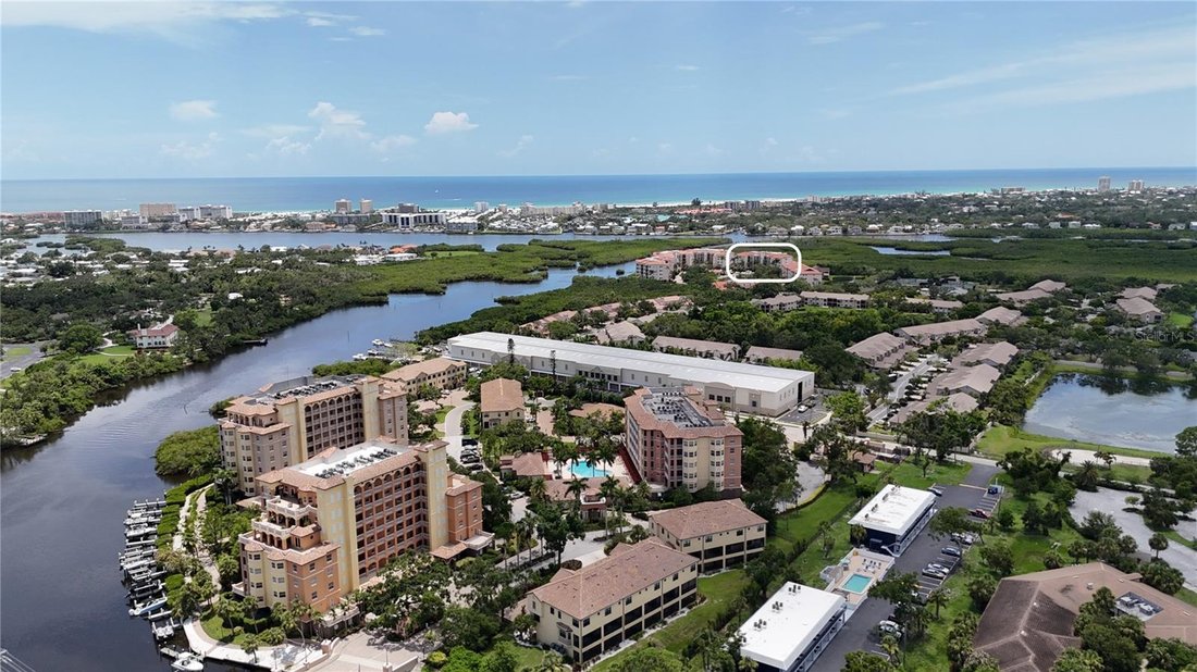Condo in Sarasota, Florida, United States 3 - 18081140