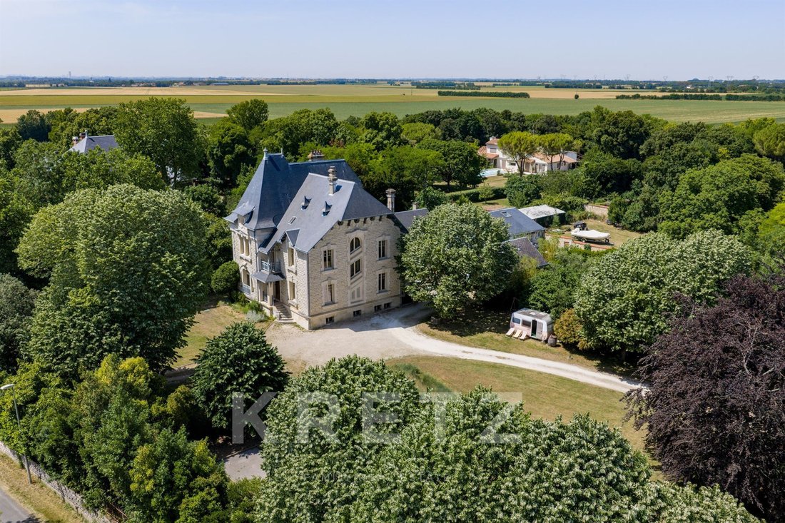 Villa in Centre Ville, La Rochelle, France 1 - 18096616