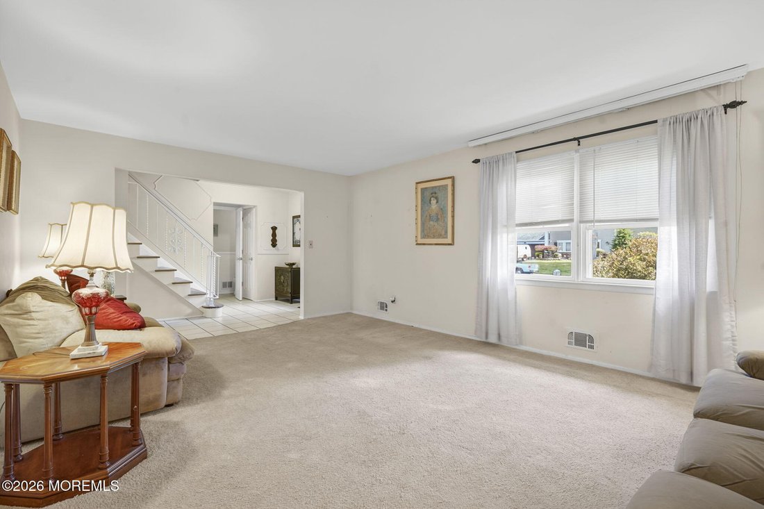House in Marlboro Township, New Jersey, United States 3 - 18090782