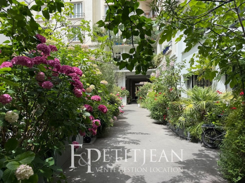 Apartment in Enfants Rouges, Paris 3e Arrondissement, Paris 2 - 17078711