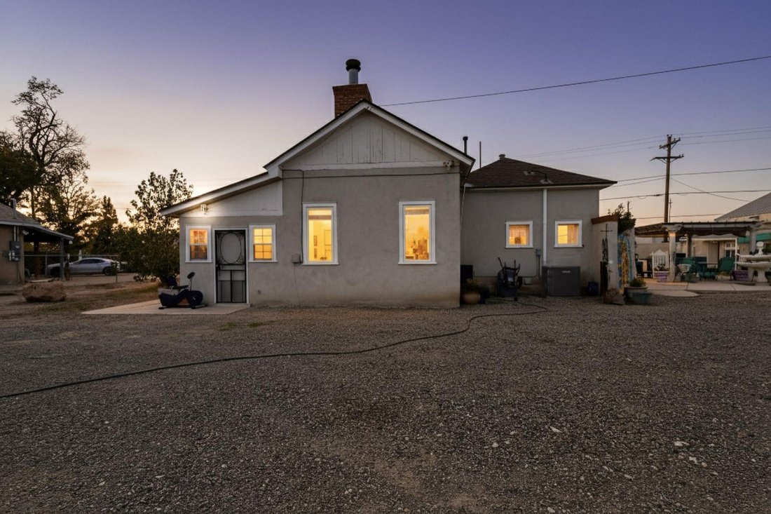 House in Albuquerque, New Mexico, United States 2 - 18105105