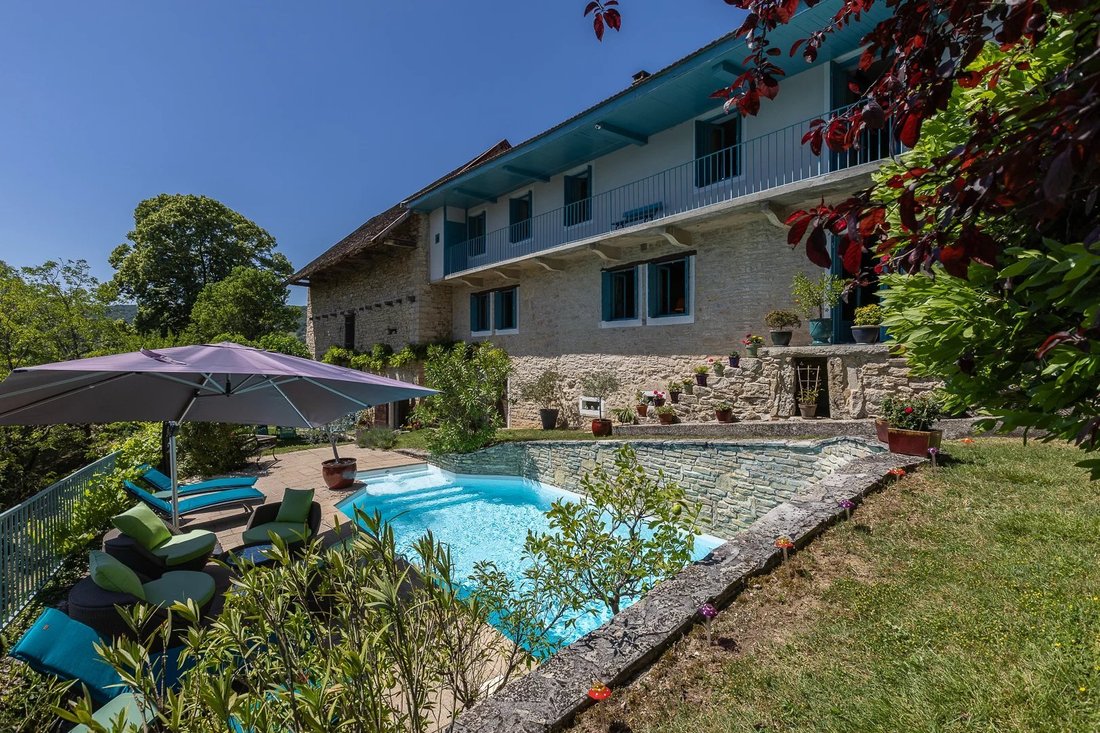 Estate in Bénonces, Auvergne-Rhône-Alpes, France 2 - 18093876