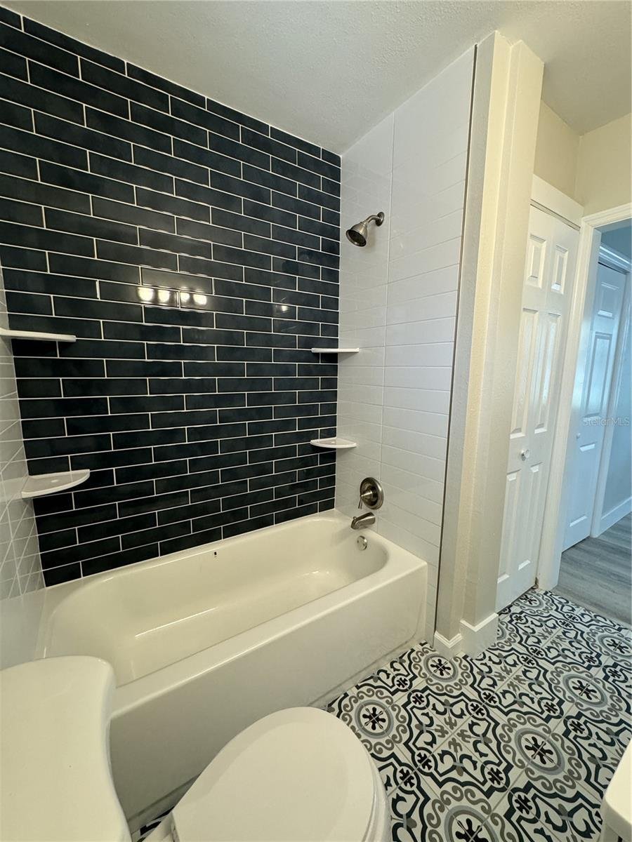 St. Petersburg, Florida, United States 5 - 18101549