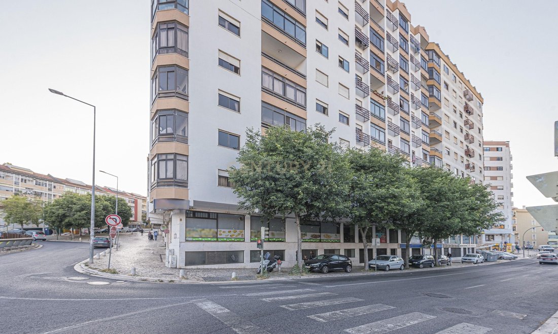 Agualva-Cacem, Lisbon, Portugal 1 - 13501641