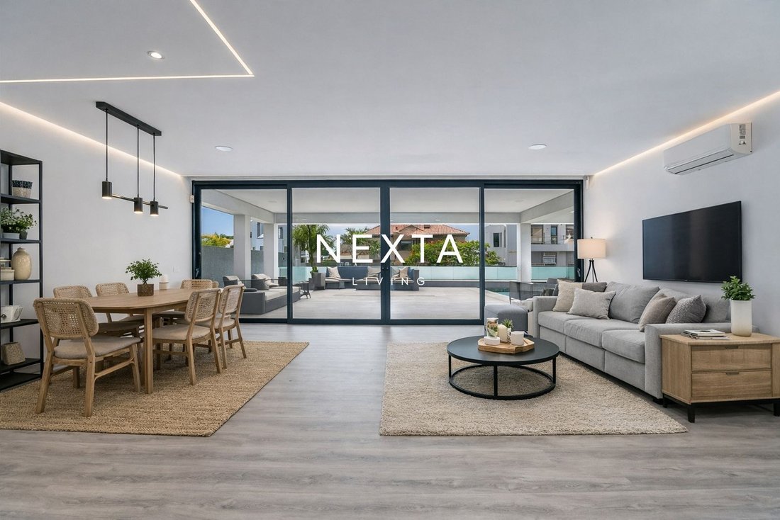 Villa in Costa Adeje, Adeje, Canary Islands 2 - 18091469